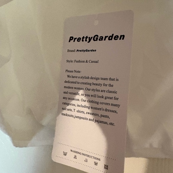 Pretty Green White Linen Crop Top – Size M – Black Wavy Straps – NWT - Picture 4 of 6